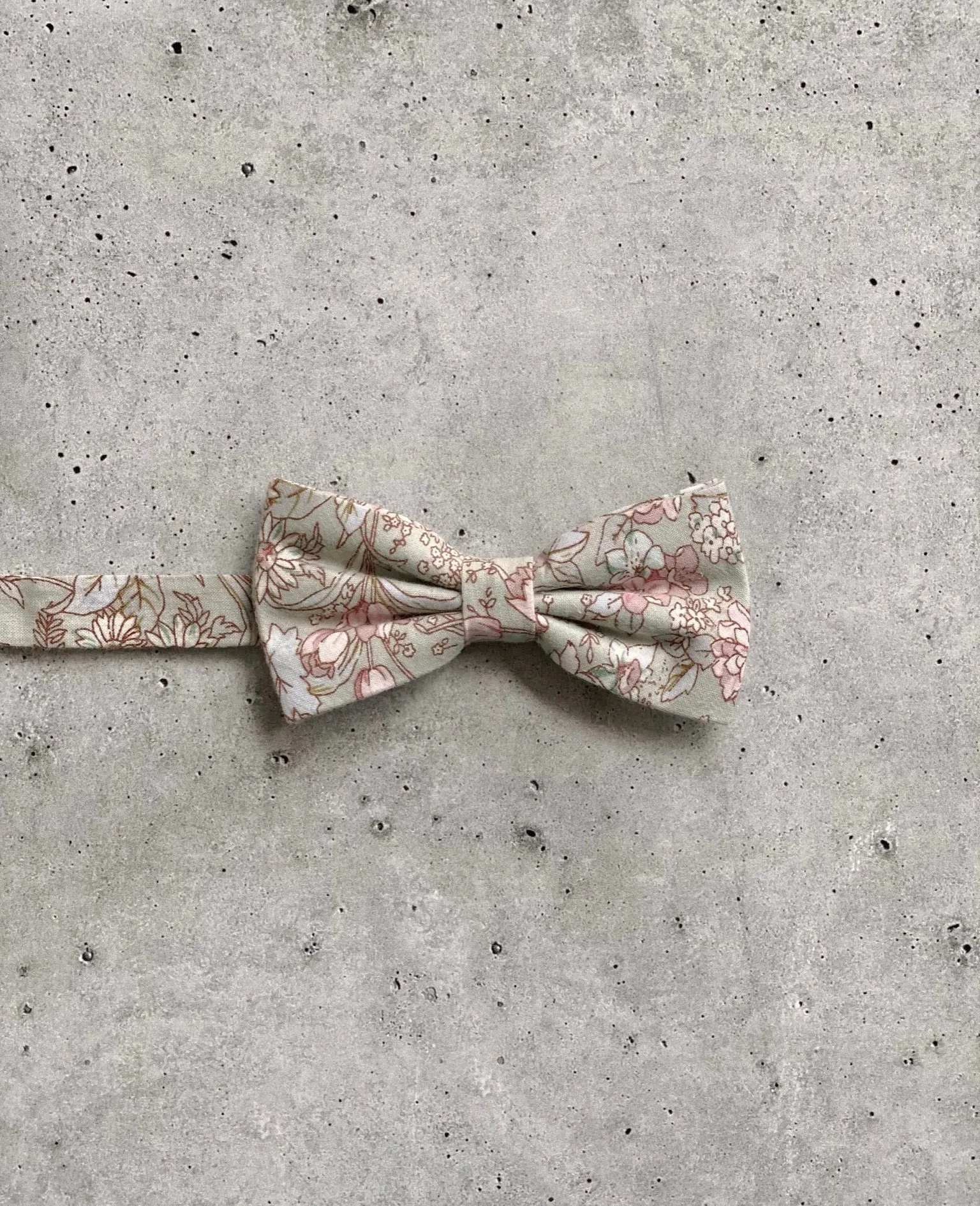 Edison Cotton Floral Bow Tie