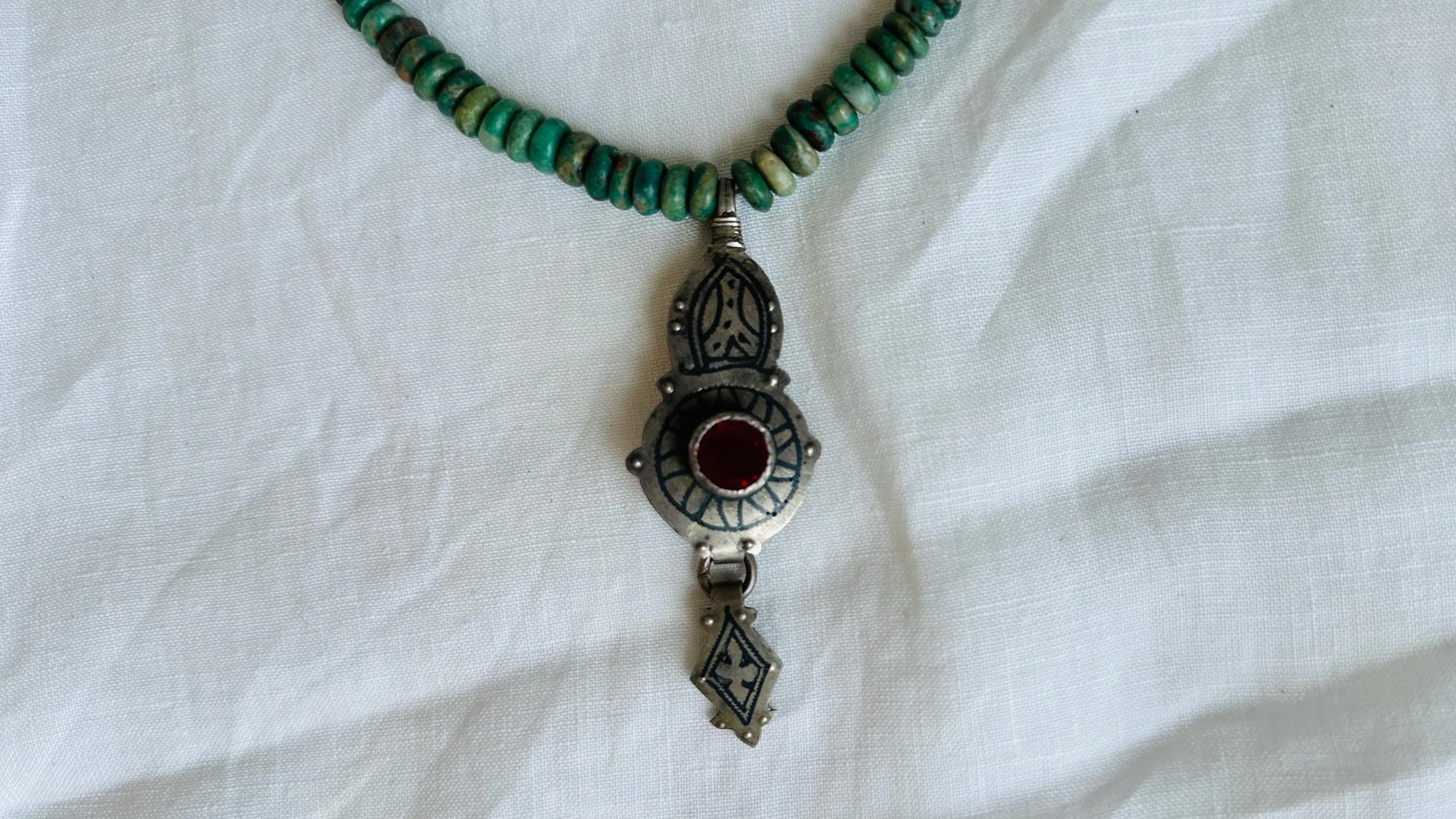 Guatemalita and Berber Silver Necklace. Jadeite. 2545