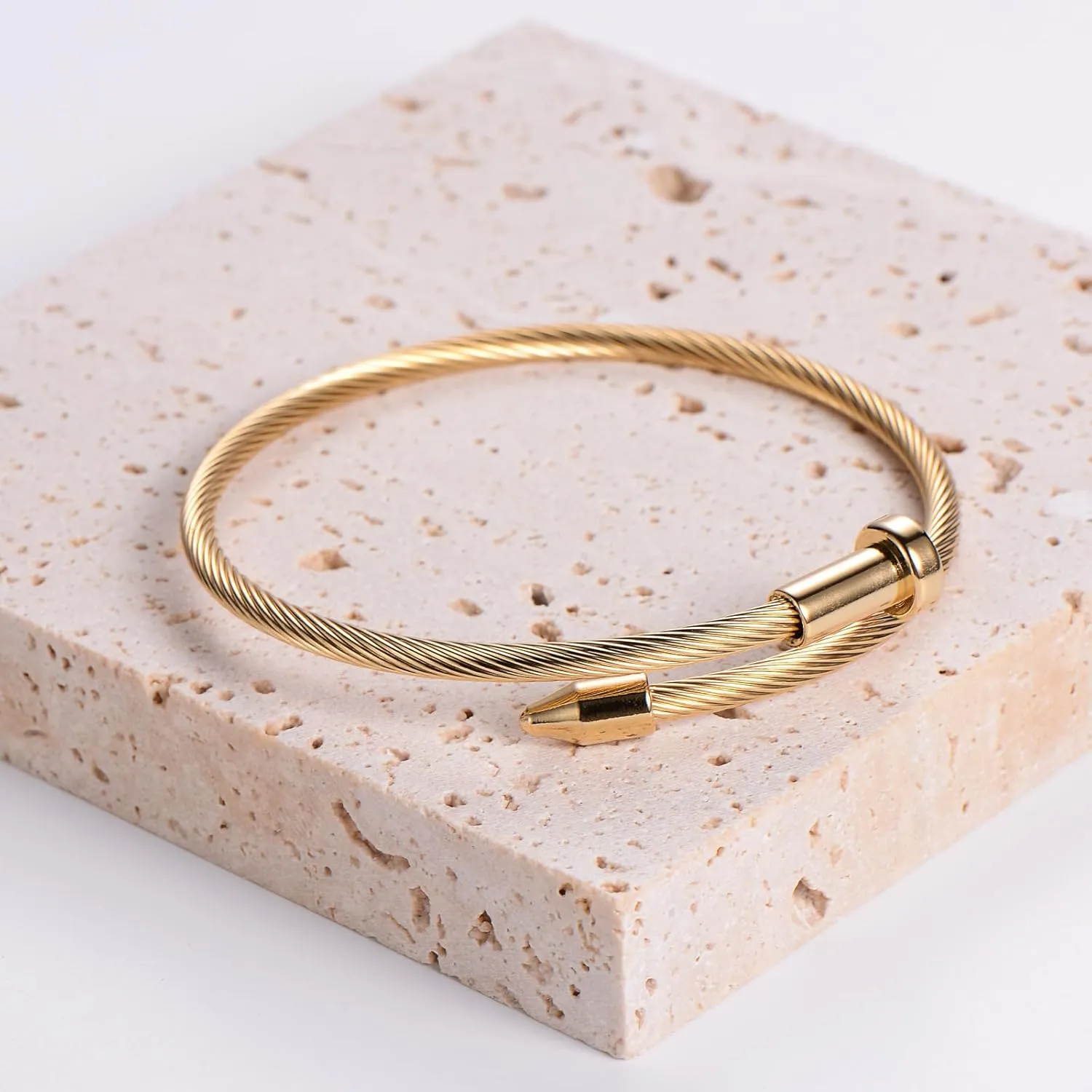Lamdo 18K Gold Plated Womens Stackable Floral Gold Clover Bracelets Set Love Bangle Bracelets Non Tarnish, Gold Bracelet Set Trendy Jewelry,Gifts for Women's Day and Mother's Day