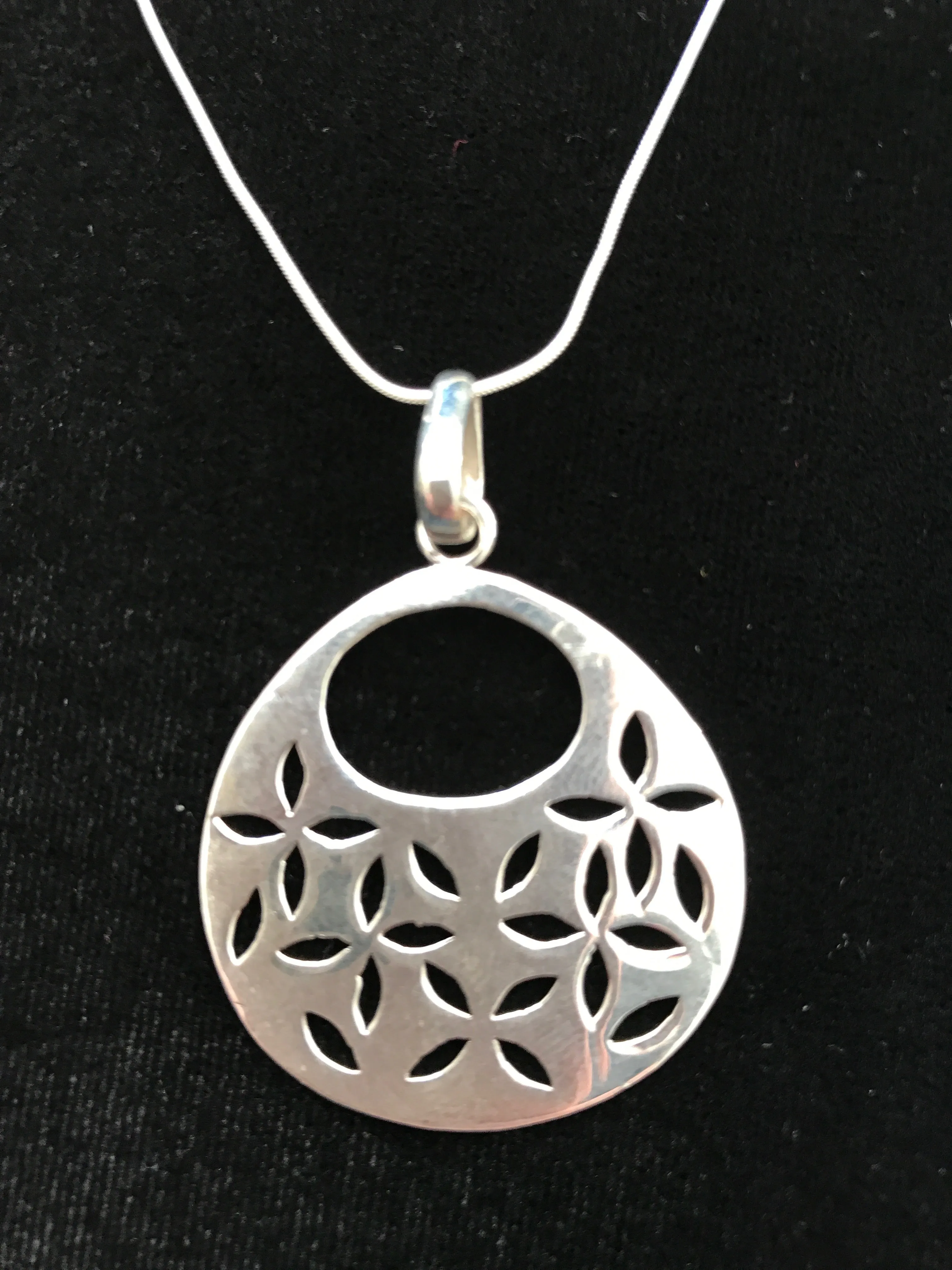 Womens Sterling Silver Pendant and Chain